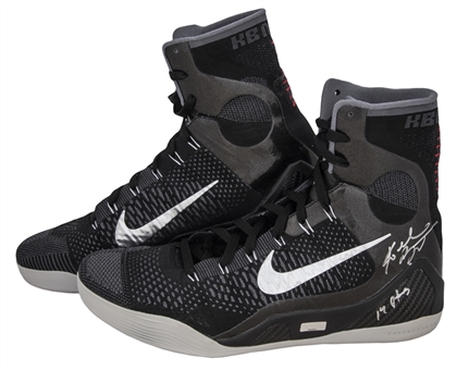2014 Kobe Bryant Game Used and Signed Nike Sneakers Worn on 11/21/2014 vs Dallas Mavericks (Panini)